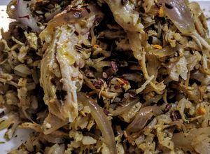 Una foto de ARROZ, Especias y 🐤Pollo...!😋