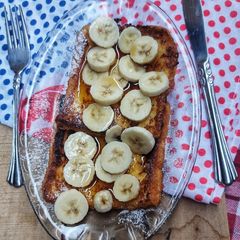A picture of French Toast With Banana 🍌.