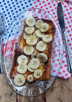 A picture of French Toast With Banana 🍌.