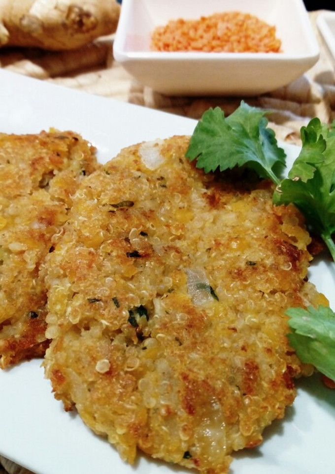 Una foto de Hamburguesa de lentejas rojas y quinoa