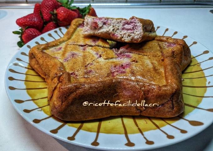 Torta Fit alle fragole senza grassi farina e zucchero