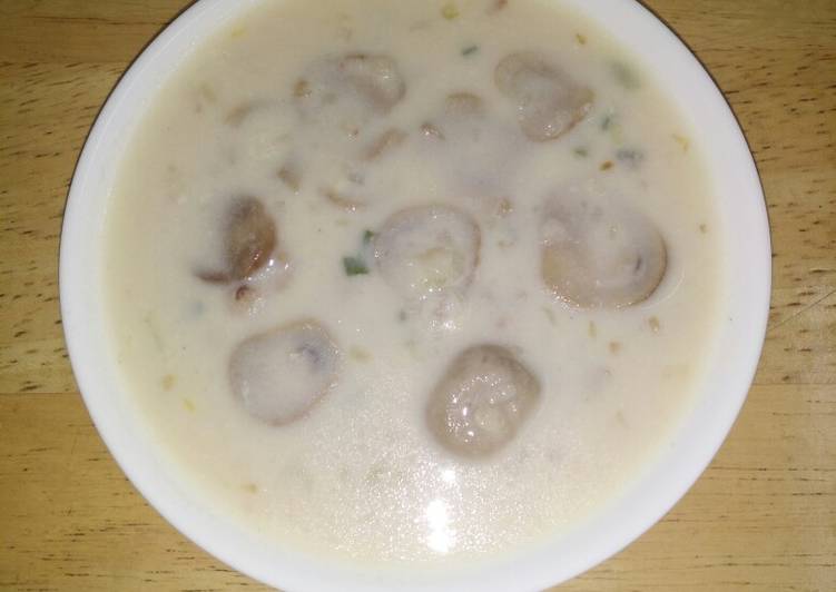 Bagaimana Menyiapkan Sup krim jamur merang homemade Anti Gagal