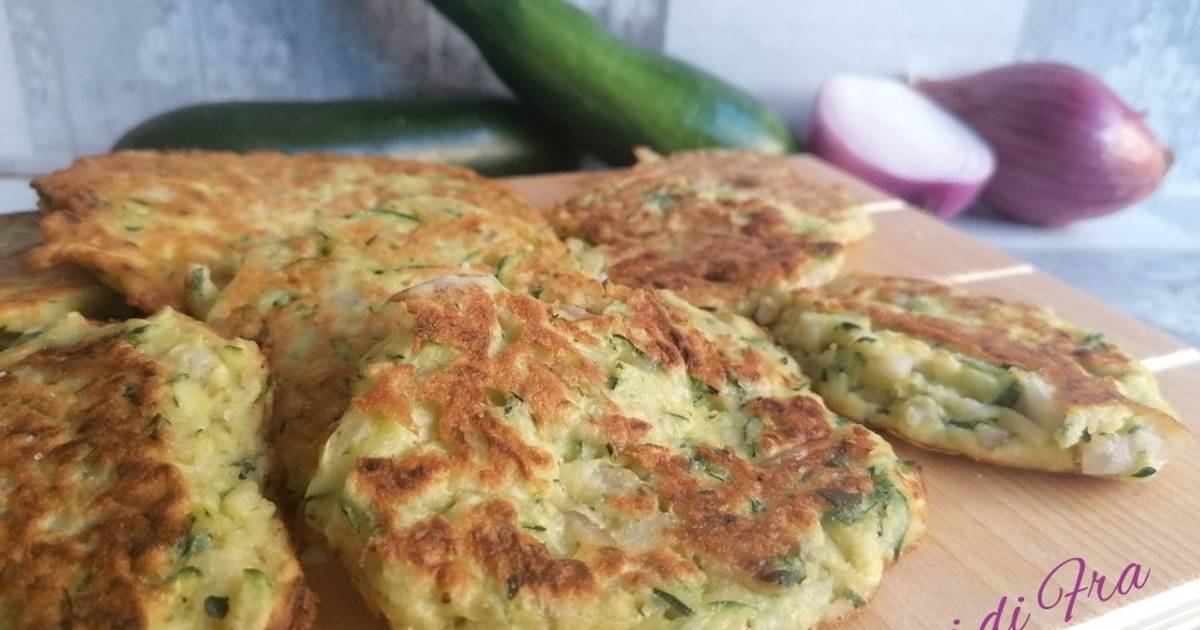 Ricetta Frittelle di zucchine e cipolle rosse di Dolci Pasticci di Fra ...