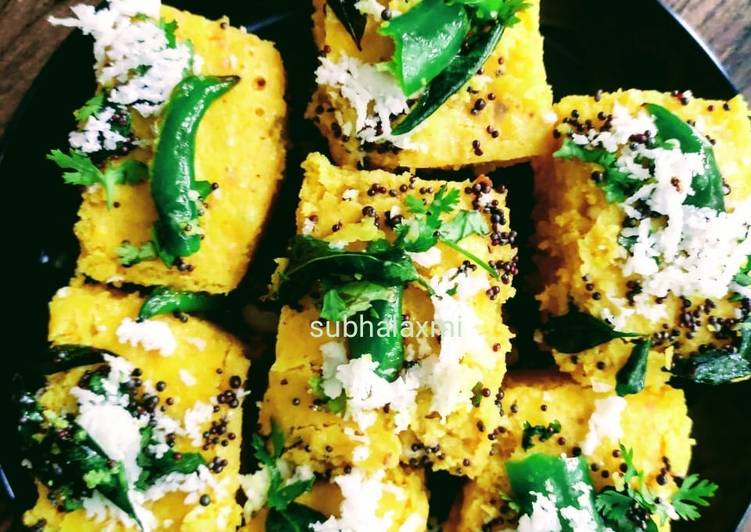 Quick and Easy Besan dhokla