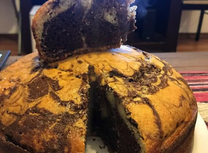 Una foto de Torta marmolada esponjosa