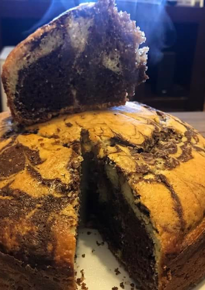 Una foto de Torta marmolada esponjosa