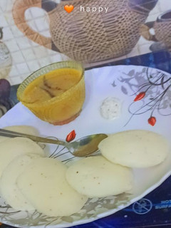 सूजी की इडली (suji ki idli recipe in Hindi) रेसिपी मुख्य फोटो