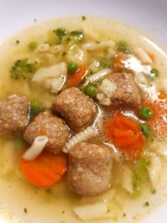 Hiperszuper gyors májgombóc leves recept fotója