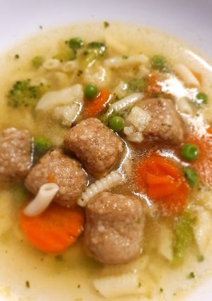Hiperszuper gyors májgombóc leves recept fotója