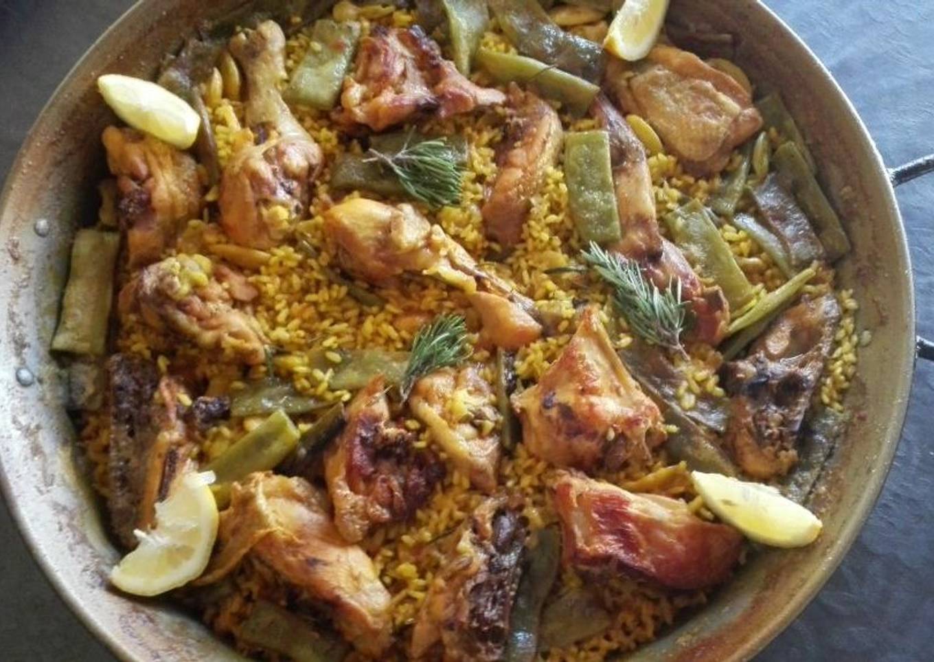 Paella valenciana