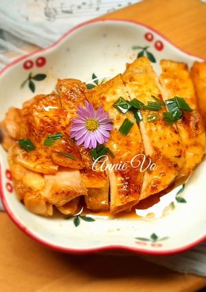 Hình của món Gà nướng nước tương.