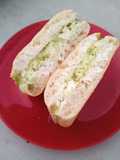 Sándwich de guacamole y queso