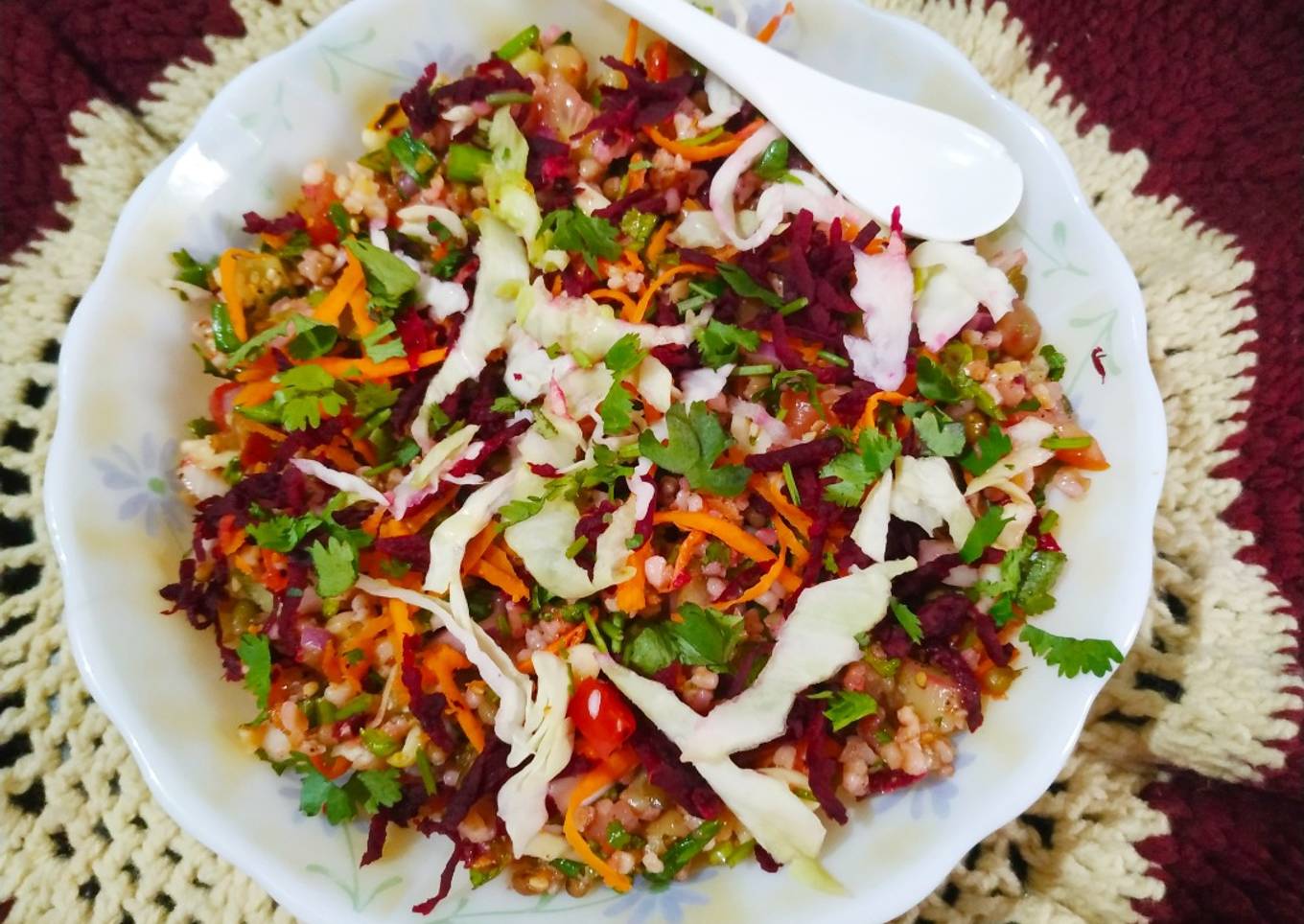 Healthy broken wheat and pulses salad