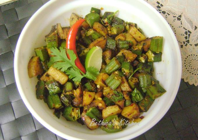 Aloo Bhindi Stir Fry (Potatoes & Okra Stir Fry)