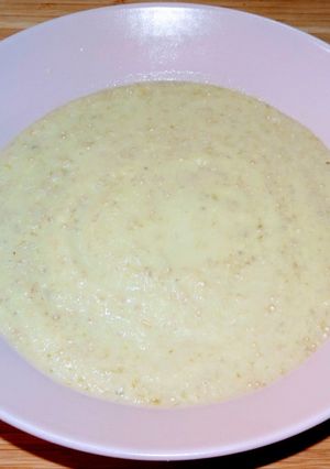 Une photo de Velouté de courgettes et quinoa (vegan)