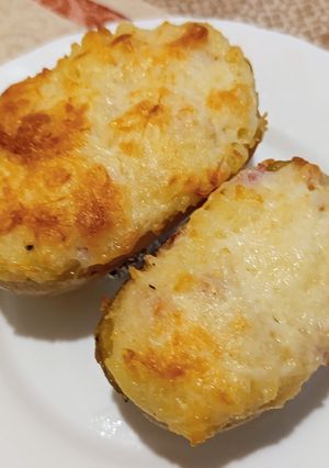 Sajttal, baconnal töltött krumpli recept fotója
