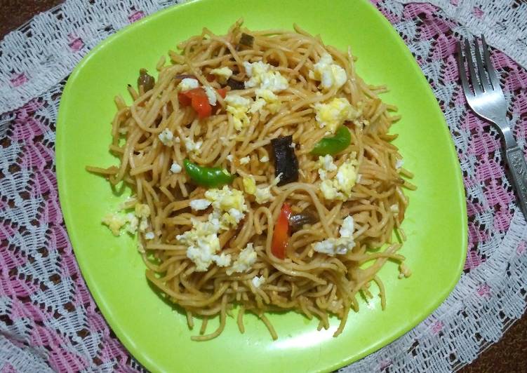 Egg chow mein