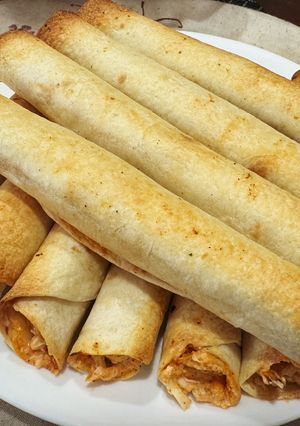 A picture of Easy Baked Chicken Taquitos.