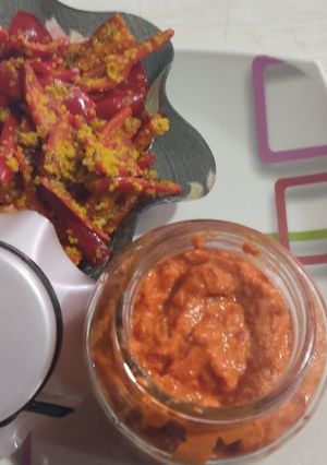લાલ રાયતા મરચા(Raita red chilli recipe in Gujarati) રેસીપી મુખ્ય ફોટો