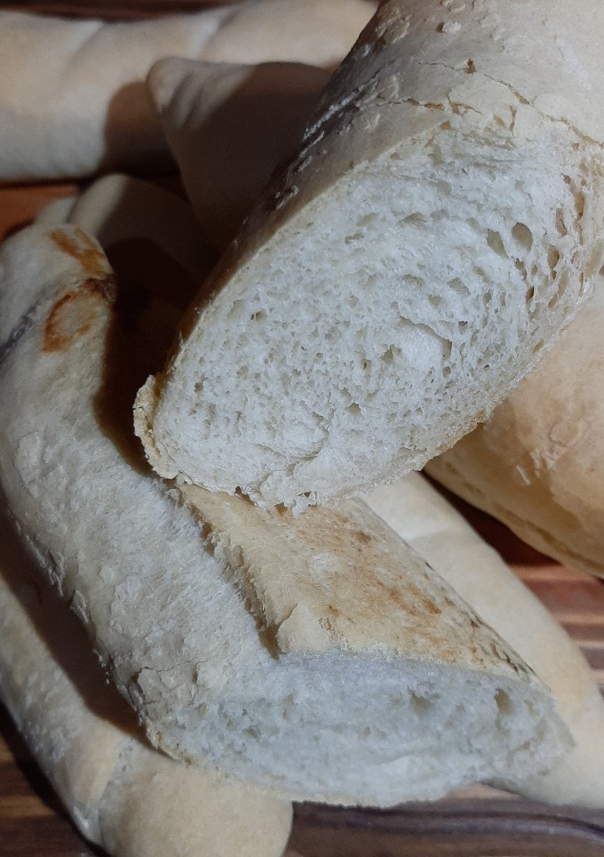 Una foto de Pan casero - baguettes