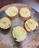 Bánh mì nướng phô mai bằng nồi chiên không dầu