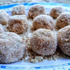 A picture of Potato balls.