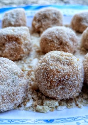 A picture of Potato balls.