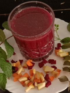 એ બી સી જ્યુસ (ABC Juice Recipe In Gujarati) રેસીપી મુખ્ય ફોટો