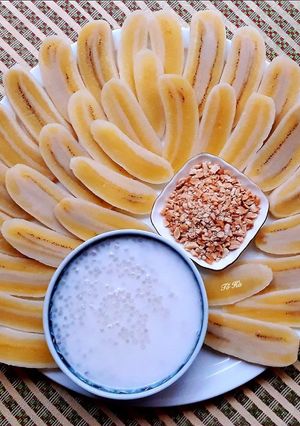 Hình của món CHUỐI xào dừa.