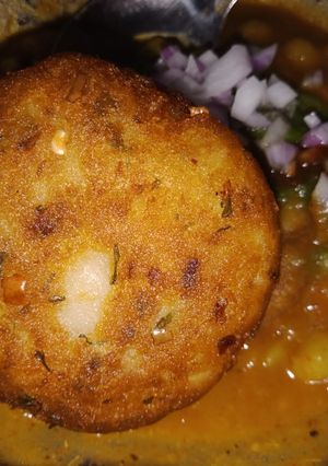 A picture of Aloo patty.