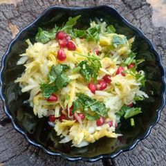 A picture of Raw papaya salad.