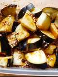 Auberginen Pickles in rotem Miso Dressing