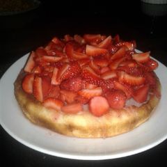 A picture of Strawberry Glaze Cake.