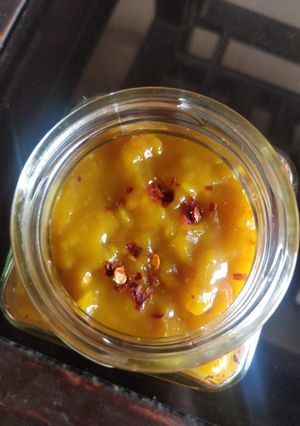 A picture of Sweet mango chilli sauce.