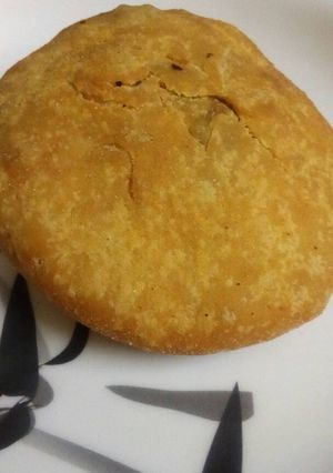 A picture of Khasta matar kachori.