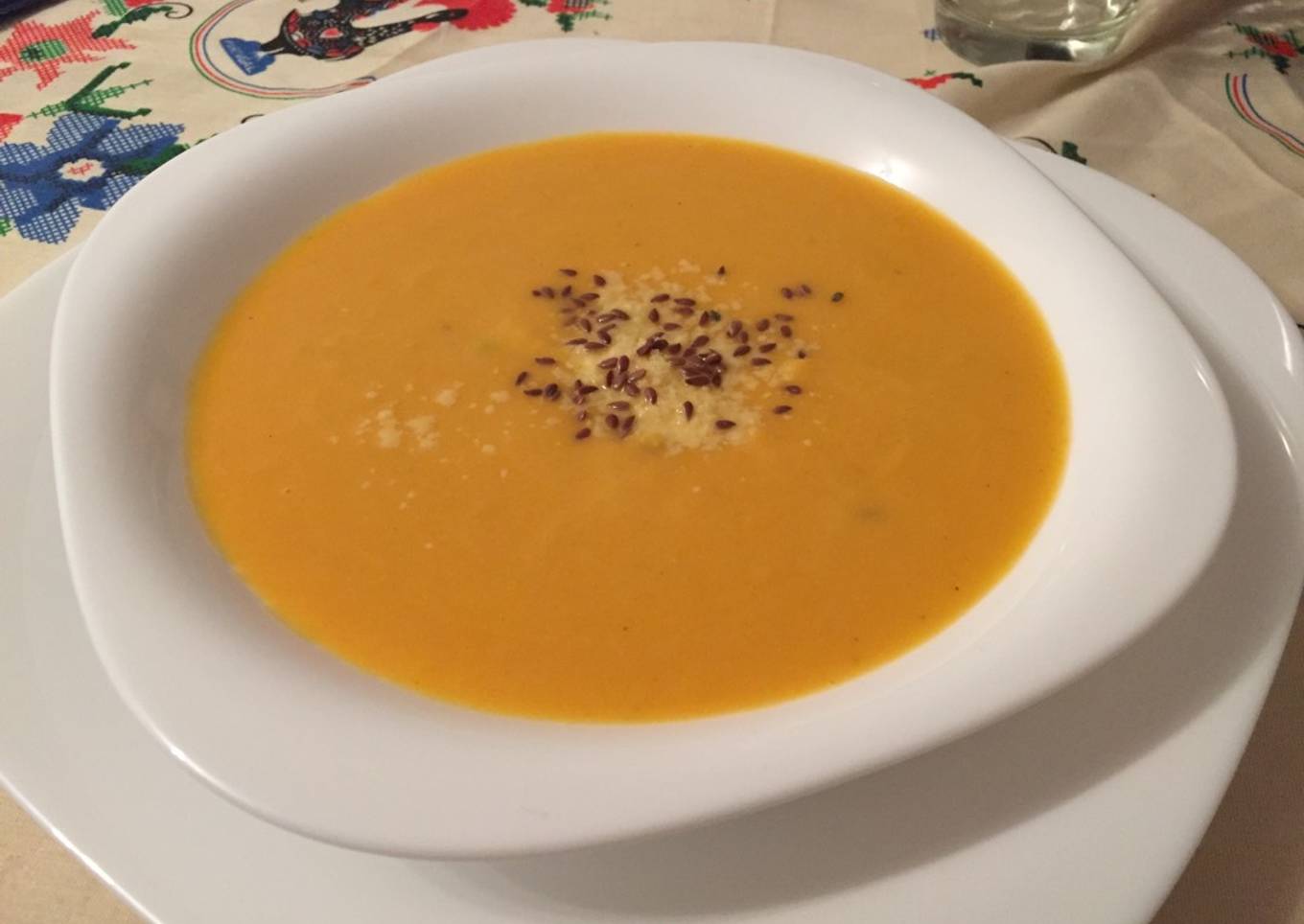 Sopa cremosa y rica de Calabaza y Zanahorias!