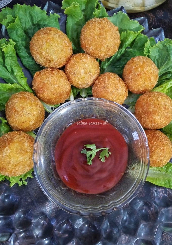 A picture of Potato egg cheese balls.