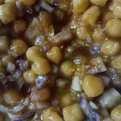 A picture of North Indian famous Chana masala.