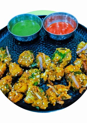 A picture of Crispy Cauliflower Sesamey Pakoda.