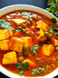 रेस्टोरेंट स्टाइल मटर पनीर मसाला (restaurant style matar paneer रेसिपी मुख्य फोटो