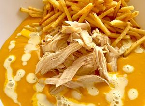 Una foto de Crema de ahuyama con pollo