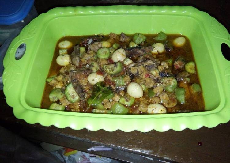 Langkah Mudah untuk Menyiapkan Rica rica pindang tongkol,telur puyuh dan terung yang Lezat