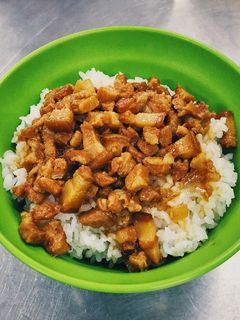 手切滷肉飯 的食譜成品照片