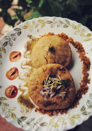 A picture of Marwadi Moong Dal Kachori.