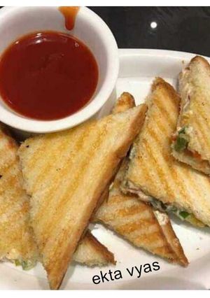 સેન્ડવીચ (Sandwich Recipe In Gujarati) રેસીપી મુખ્ય ફોટો