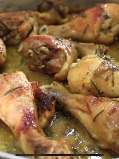 Foto de Pernas de frango no forno