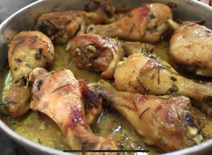 Foto de Pernas de frango no forno