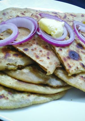 A picture of Gahat dal ka paratha (kulthi ka paratha).