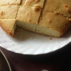 A picture of Cake in cooker.