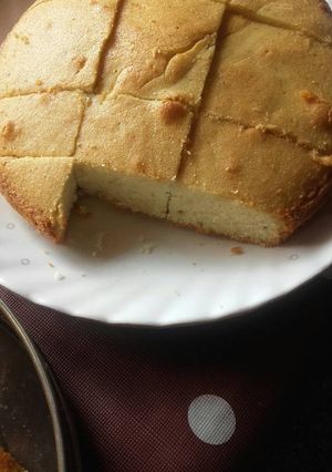 A picture of Cake in cooker.